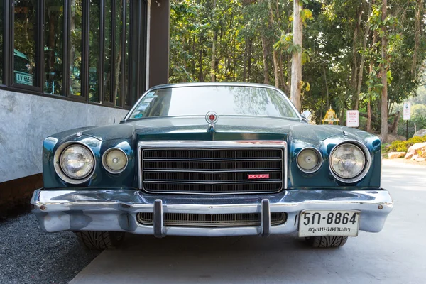 Dodge SE coupe classic car show on parking — Stock Photo, Image