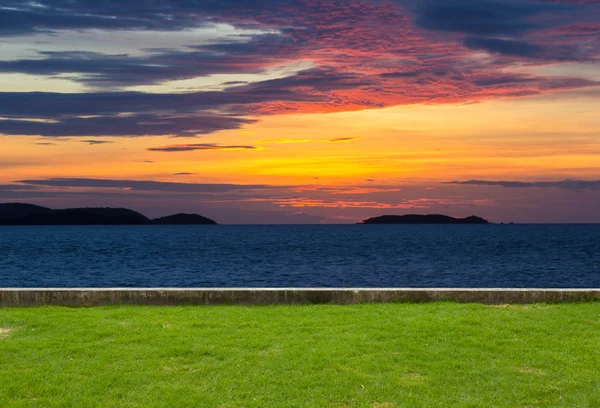 The lawn and twilight empty sea view — Stock Photo, Image