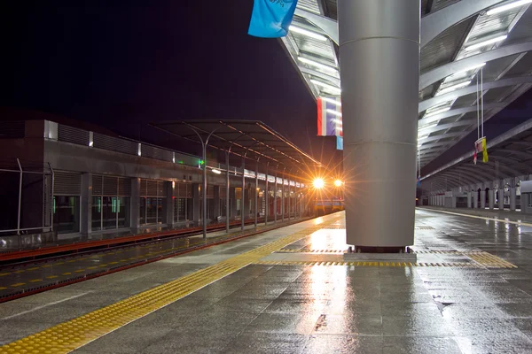 Train leaving from station — Stock Photo, Image