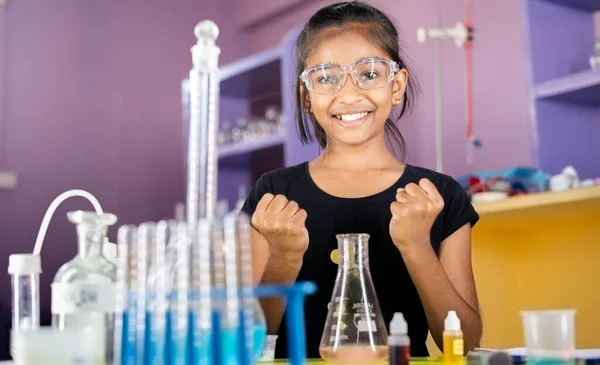 Excited Kid Celebrating Successful Science Experiment Result Chemical Reaction Chemistry — Stock Photo, Image
