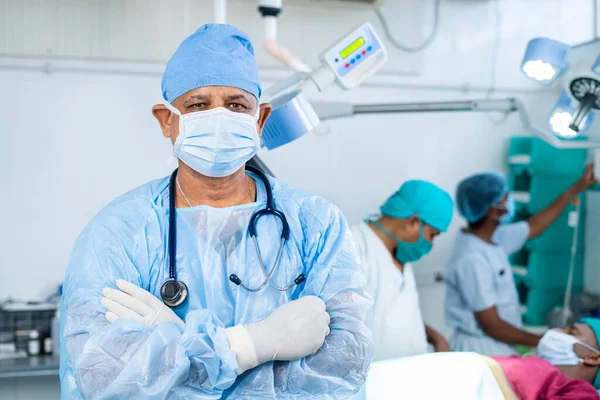 Portriat Shot Confident Surgeon Operation Theater Standing Confidently Crossed Arms — Stok fotoğraf