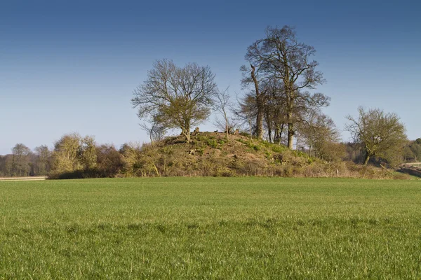 Tredekket neolittisk gravhaug – stockfoto