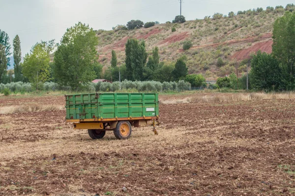 Azienda Agricola Rimorchio Trattore Verde Campo Agricolo — Foto Stock