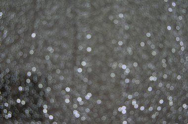 Odaklanmamış gri ışık mavi arkaplanda yanıp sönüyor