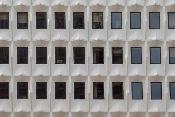 Moderna Fachada Del Edificio Con Ventanas Simétricas — Foto de Stock