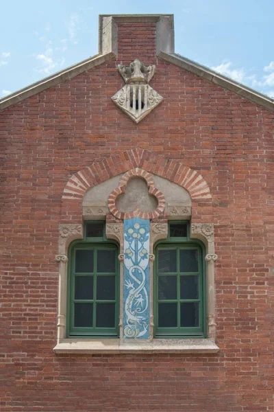 Brick Facade Ceramic Border Two Windows One Modernist Pavilions Hospital — 스톡 사진