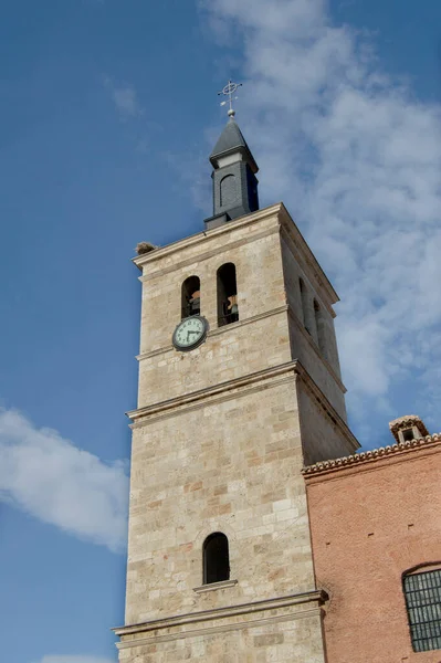 Klocktorn Med Klocka Kyrkan Saint John Evangelisten Torrejon Ardoz Provinsen — Stockfoto