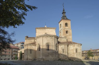 İspanya 'nın Segovia kentindeki Romanesk San Millan kilisesi.