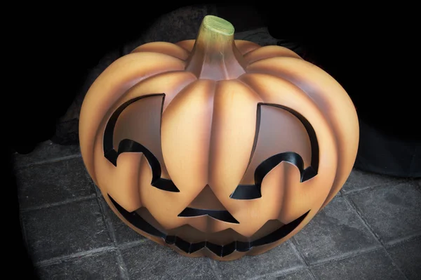 Una Zucca Halloween Cartapesta Uno Sfondo Nero — Foto Stock