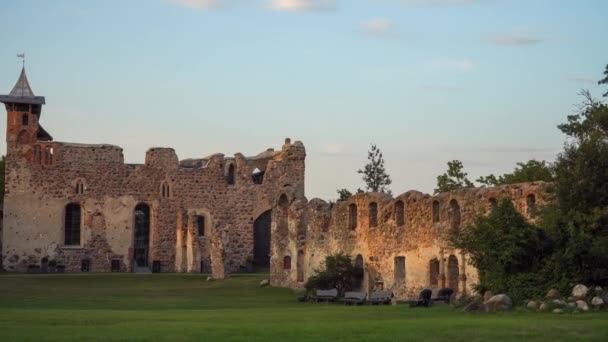 Τοπίο Του Κάστρου Dobele Ερείπια Λετονία Στο Φως Βράδυ Κατά — Αρχείο Βίντεο