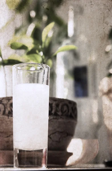 Sanat retro tarzı, Rakı