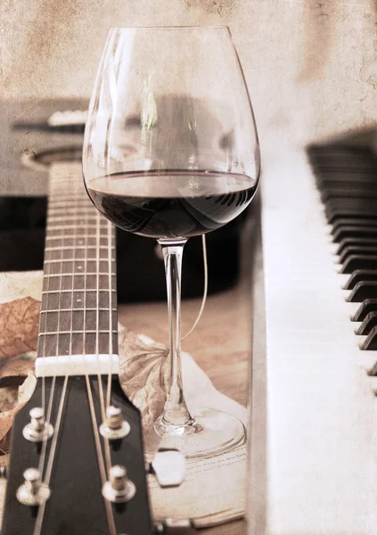 Opere in stile retrò, musica e vino — Foto Stock