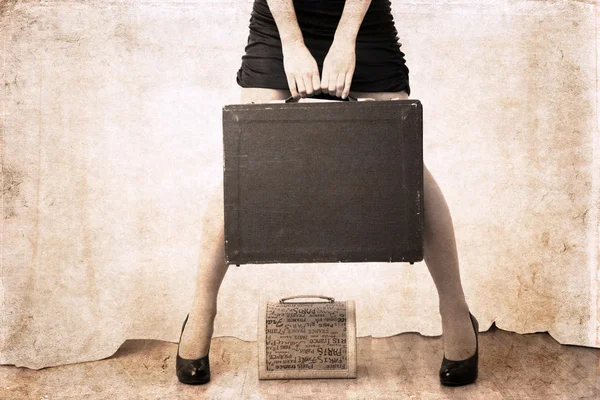 Sanat vintage tarzı, güzel bir kadın holdind kum torbası