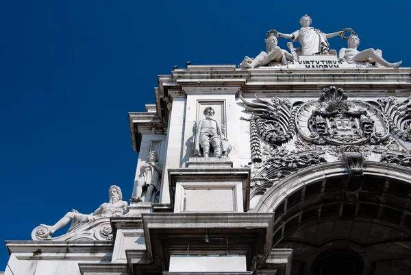 Triumphbogen der augusta straße in lisbon — Stockfoto