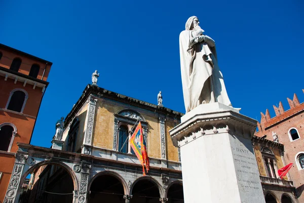 Piazza dante v verona — Stock fotografie