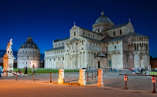 Cathédrale de Pise-vue de nuit — Photo