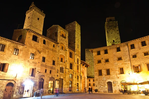 Straten van san gimignano, in de nacht — Stockfoto