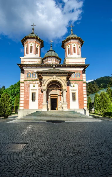 O Mosteiro do Sinaia - vista frontal — Fotografia de Stock