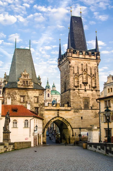 Puente de la Ciudad Menor Torre, Mala Strana, desde el Puente de Carlos —  Fotos de Stock