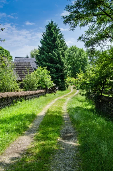 Paisaje rural de una vieja villa en Maramures — Foto de Stock