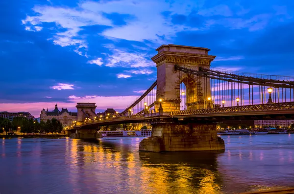 Szechenyi, Ponte da Cadeia sobre o rio Danúbio Imagens Royalty-Free