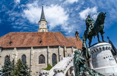 Saint Michael'ın Gotik kilise ve Kral Mathias
