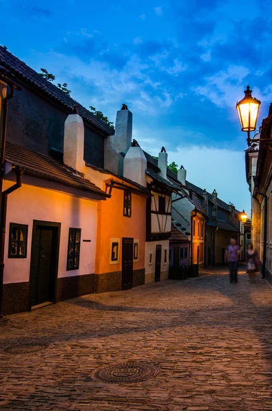 Pequeñas casas medievales en Golden Lane, Praha — Foto de Stock