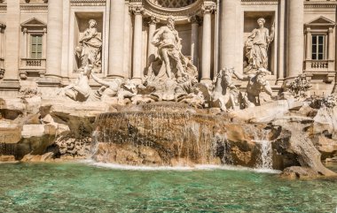 Roma İtalya trevi Çeşmesi, Neptün Anıtı