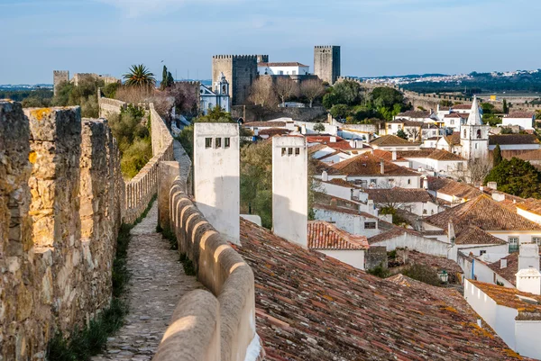 Befäst mur i Óbidos, portugal — Stockfoto