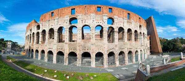 Koloseum nebo Kolosea, Flaviovský amfiteátr — Stock fotografie