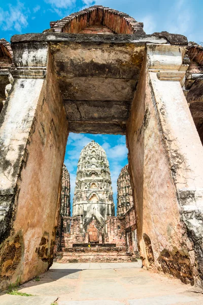 Wat Sri Sawat templo en Sukhothai, Tailandia —  Fotos de Stock