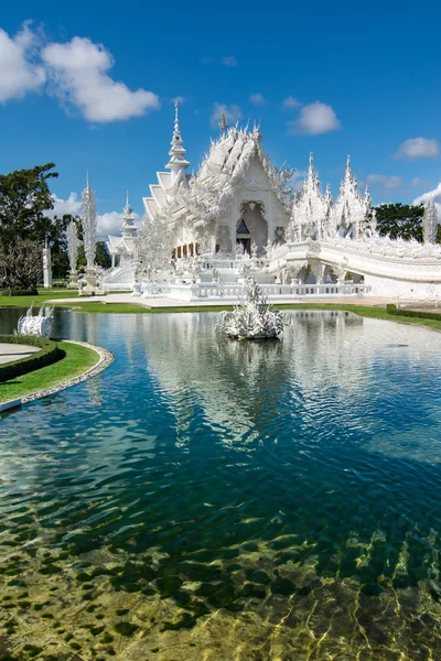 Wat rong khun (vita tempel), chiang rai, thailand — Stockfoto