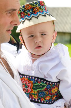 Baba ve güneş n geleneksel giyim