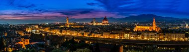 Florence, İtalya - alacakaranlıkta manzarası görünümü