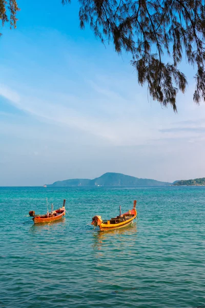 Seascape with longtail boats in Phuket — Stock Photo, Image