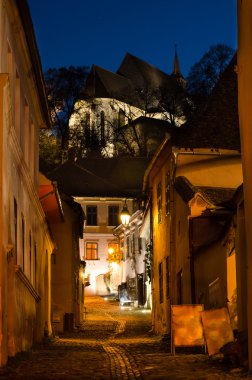 Ortaçağ sighisoara gece sokaktan