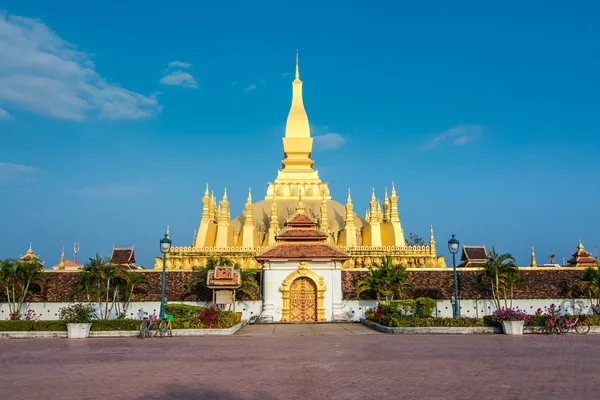 PHA o luang büyük stupa, vientine, laos — Stok fotoğraf