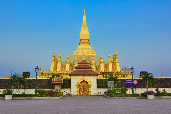 Pha luang, stor stupa i vientine, laos — Stockfoto