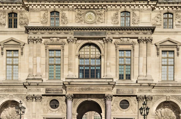 Architectonisch detail-buitenkant-voorgevel — Stockfoto