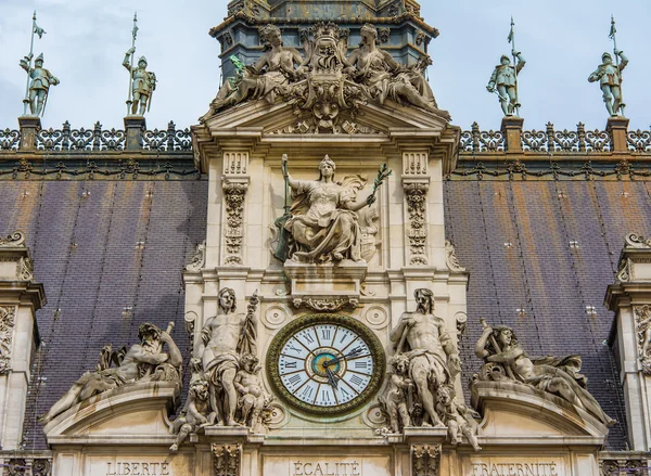 The Hotel de Ville close-up  of the clock tower — Stock Photo, Image