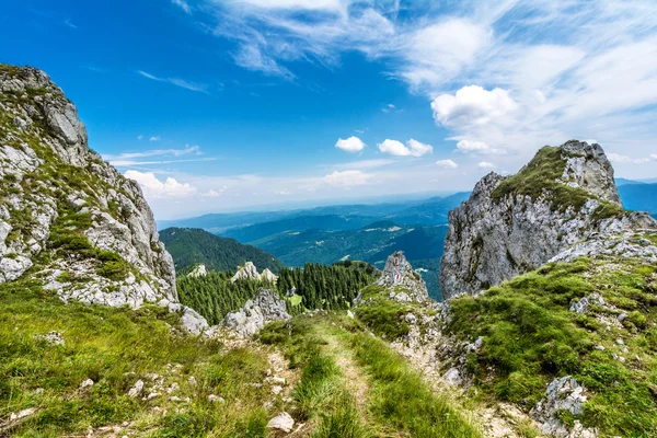 Berg spår i Rumänien — Stockfoto