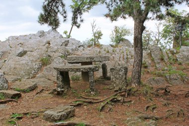 taş bankların altında Ladin san Marino
