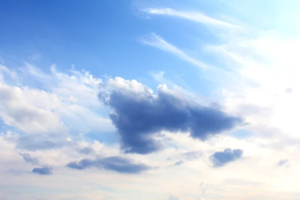 Cielo azul con nubes —  Fotos de Stock