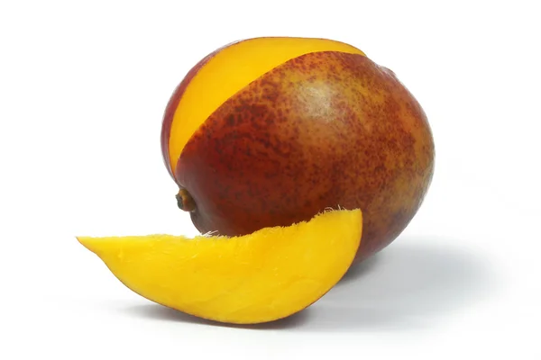 Mangovruchten geïsoleerd op witte achtergrond — Stockfoto