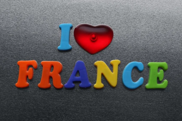 Me encanta francia deletreada usando imanes de nevera de colores —  Fotos de Stock