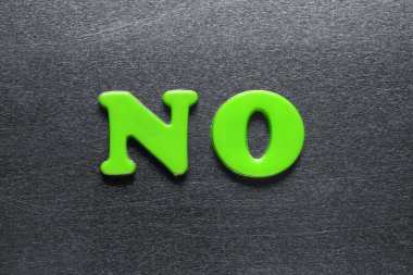 renkli Buzdolabı Mıknatıslar kullanarak dile hayır kelime