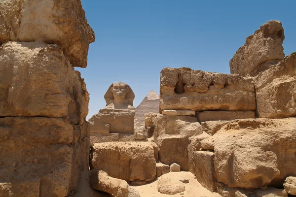 De grote sphinx en piramide van Chefren-giza, Egypte — Stockfoto