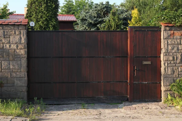 Houten poort — Stockfoto