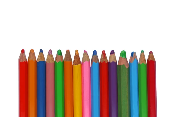 Crayons colorés isolés sur blanc avec copyspace — Photo