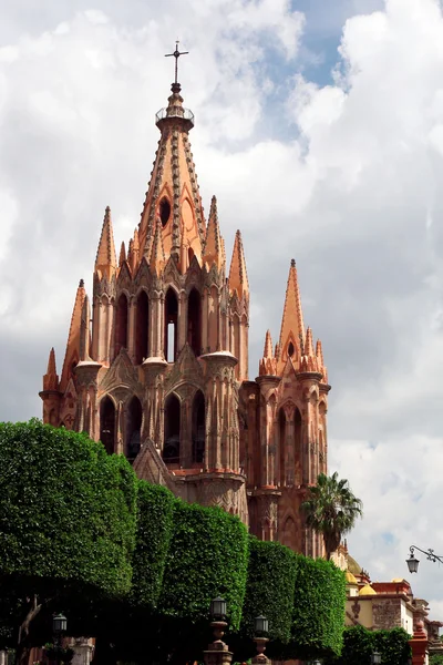 Собор Святого Михаила - Сан-Мигель-де-Альенде, Мексика — стоковое фото